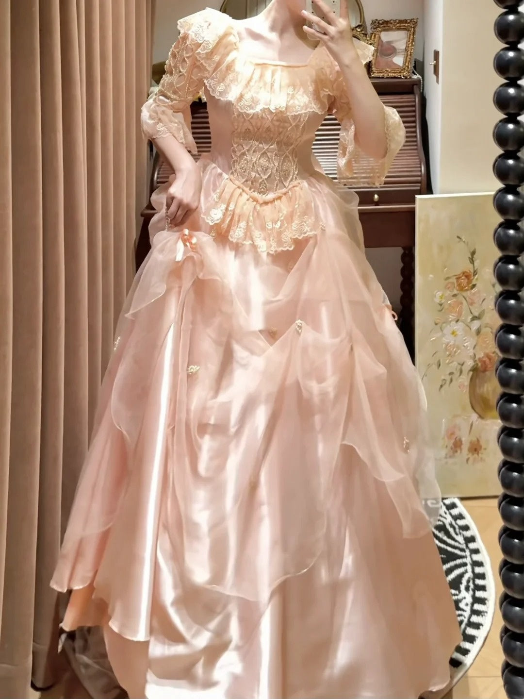 Atemberaubendes hellblaues Abendkleid aus plissiertem Tüll mit V-Ausschnitt, ideal für Quinceañera und Ball (Modell D4654)