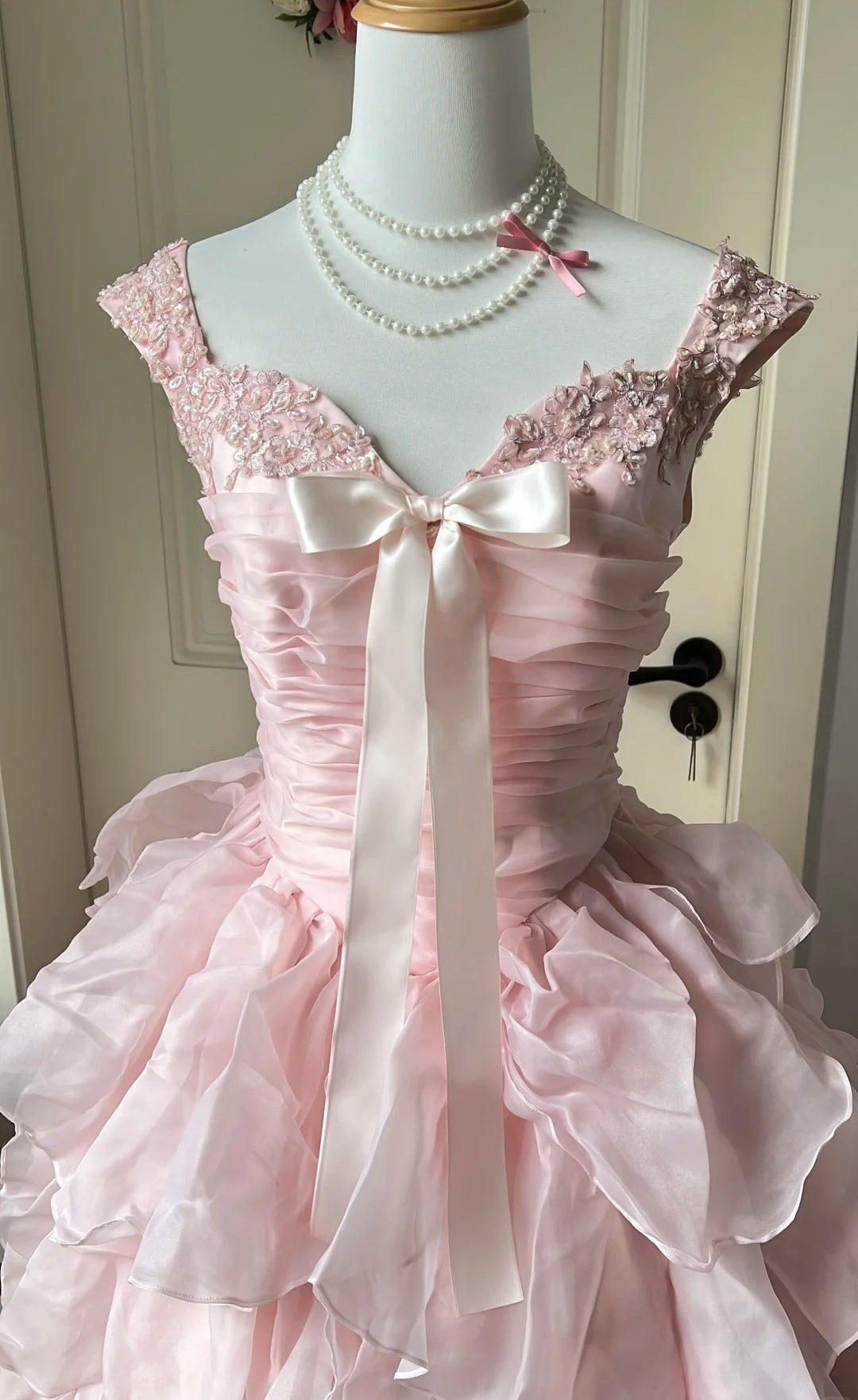 Wunderschönes Ballkleid Hellrosa Herz-Ausschnitt Stufenförmiges Abendkleid Süßes 16. Kleid Geburtstagsparty-Kleid D5353