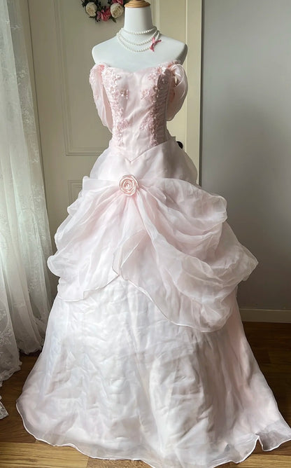 Elegantes Ballkleid Hellrosa Carmen-Ausschnitt Plissiertes Abendkleid Süßes 16. Kleid Geburtstagsparty-Kleid D5356