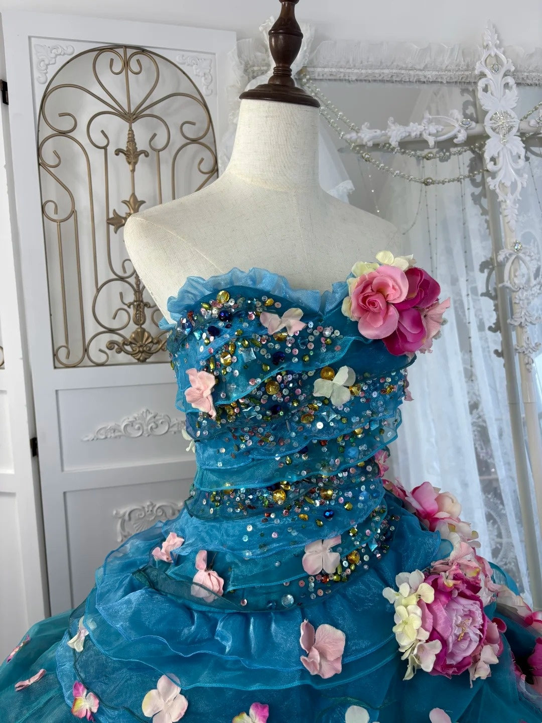 Atemberaubendes Ballkleid Sweetheart Plissiertes Blumen-Abendkleid Süße 16 Kleid Geburtstag Ballkleid D5369