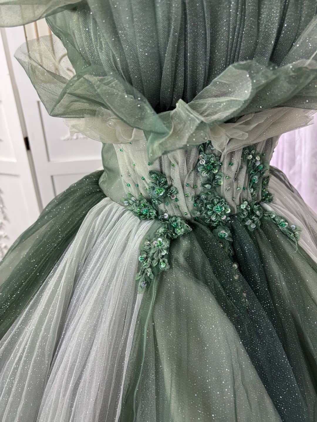 Reizendes trägerloses Ballkleid mit Falten aus Tüll Abendkleid Sweet 16 Kleid Geburtstag Ballkleid D5370