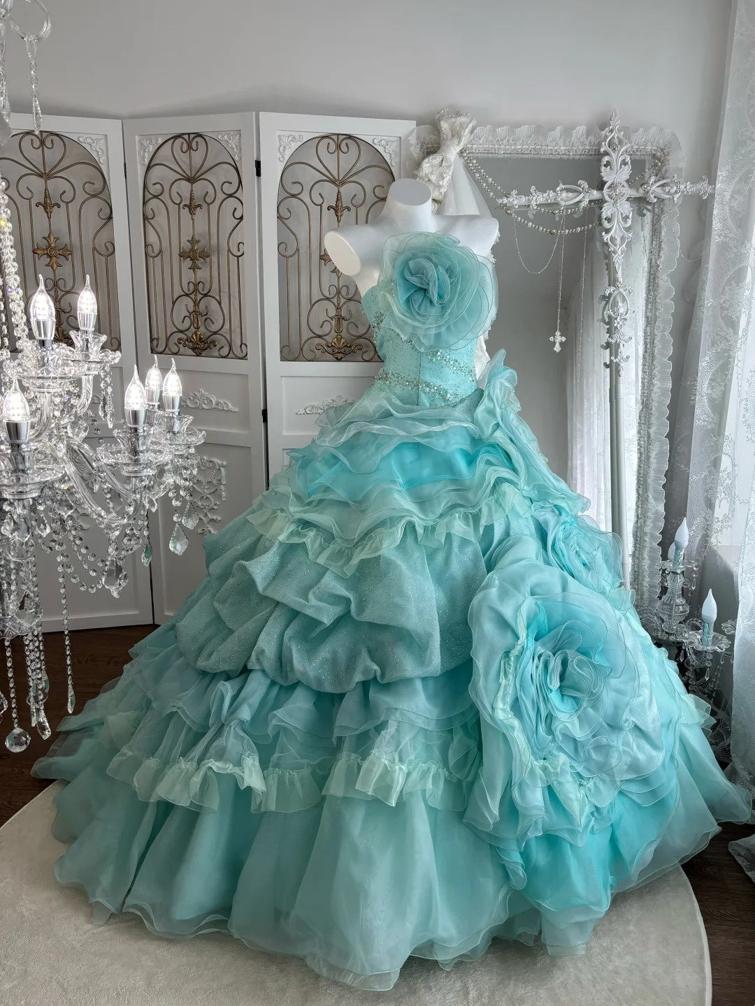 Elegantes schulterfreies, plissiertes Abendkleid mit Stufenrock, Prinzessinnenkleid zum 16. Geburtstag, Ballkleid       D5375