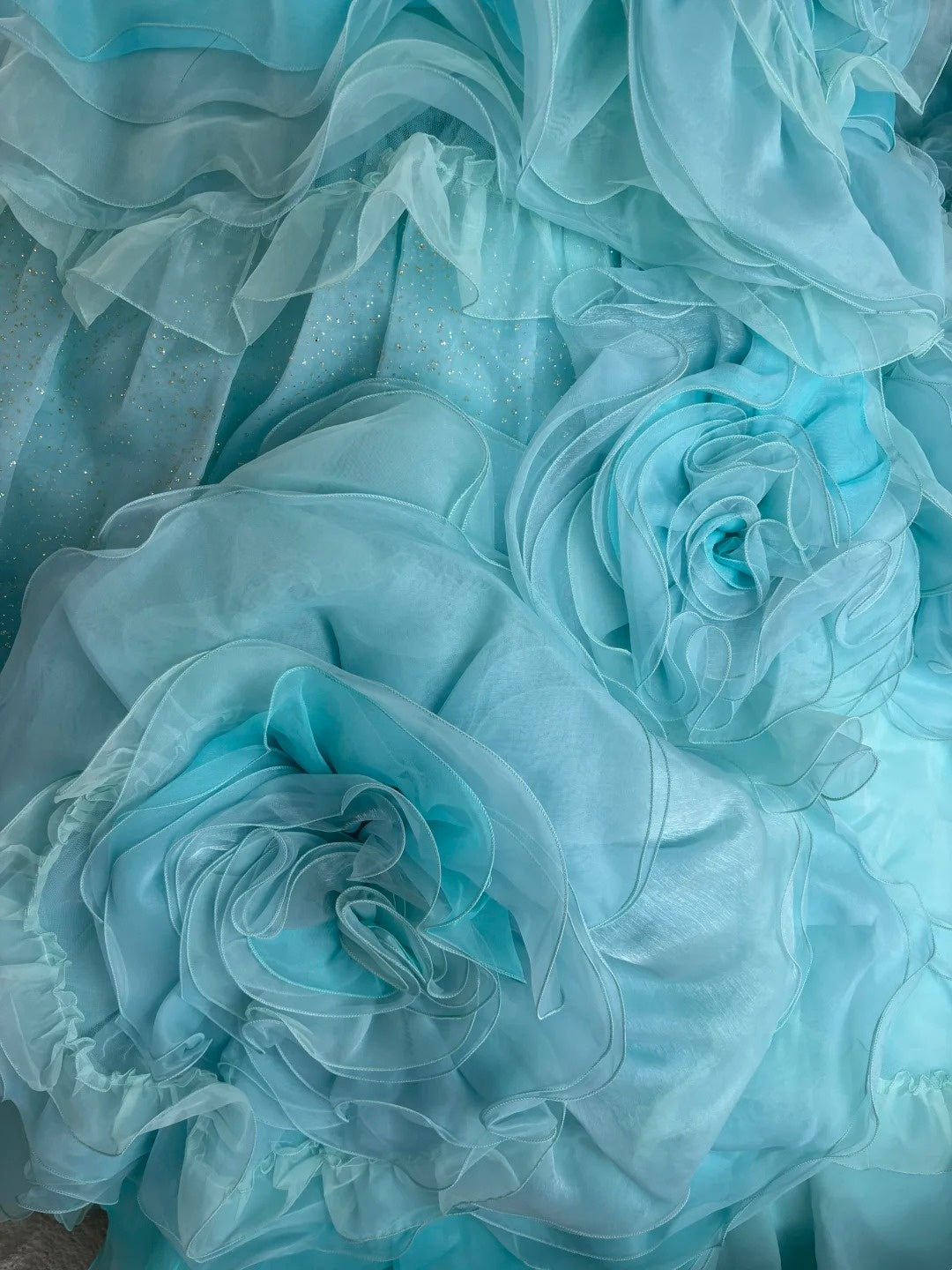 Elegantes schulterfreies, plissiertes Abendkleid mit Stufenrock, Prinzessinnenkleid zum 16. Geburtstag, Ballkleid       D5375