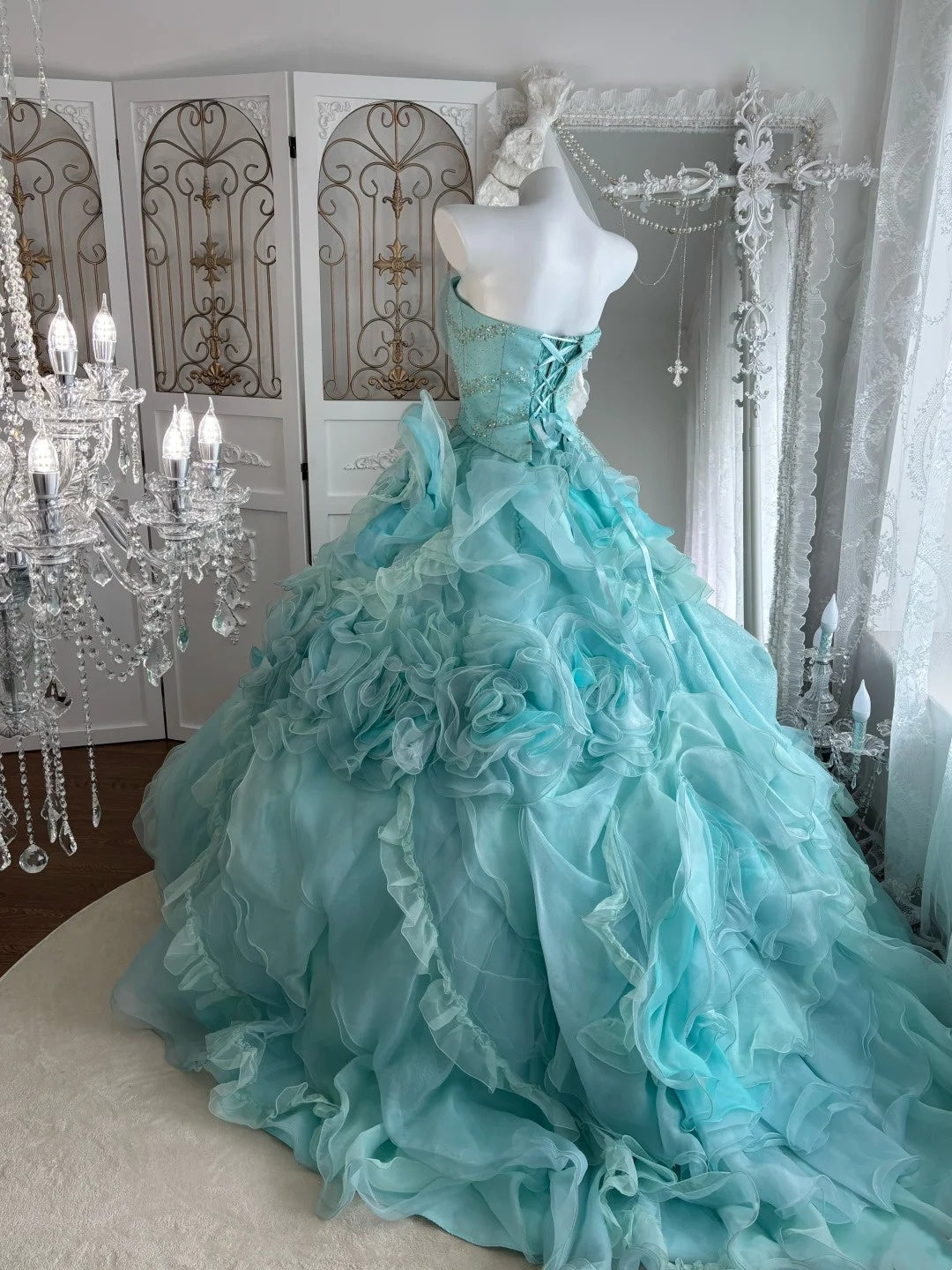 Elegantes schulterfreies, plissiertes Abendkleid mit Stufenrock, Prinzessinnenkleid zum 16. Geburtstag, Ballkleid       D5375