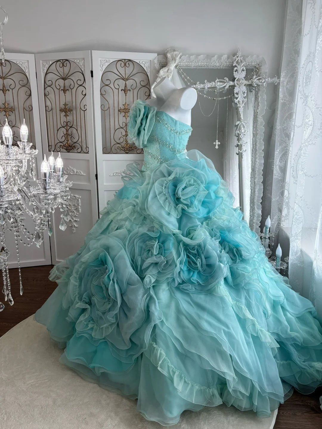 Elegantes schulterfreies, plissiertes Abendkleid mit Stufenrock, Prinzessinnenkleid zum 16. Geburtstag, Ballkleid       D5375