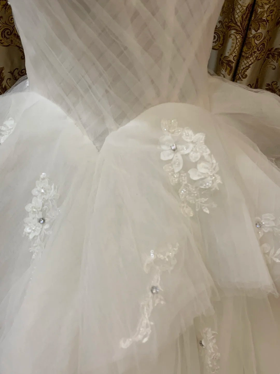 Wunderschönes Hochzeitskleid Weißes herzförmiges, plissiertes Tüll-Brautkleid D5389