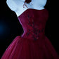 Charmantes Ballkleid Weinrot Trägerloses Tüll Plissiertes Abendkleid Quinceanera Kleid Geburtstag Abschlussballkleid D5408