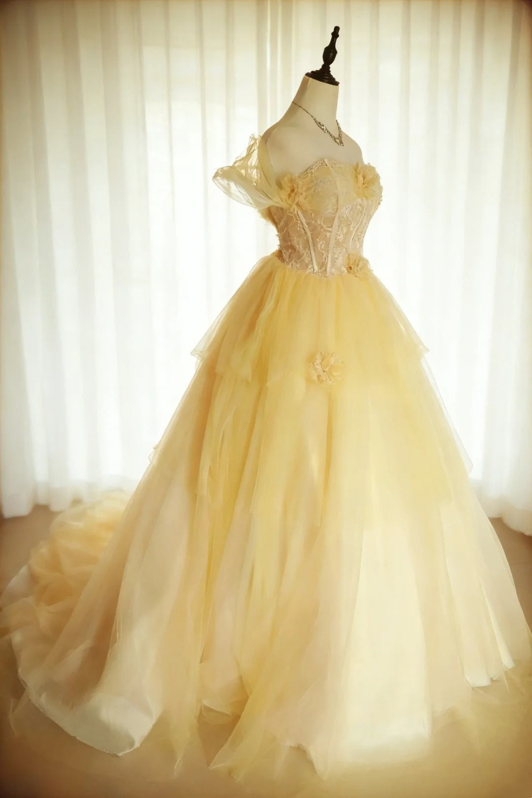 Wunderschönes Ballkleid, schulterfrei, Tüll, plissiert, Abendkleid, Quinceanera-Kleid, Geburtstag, Abschlussballkleid D5409