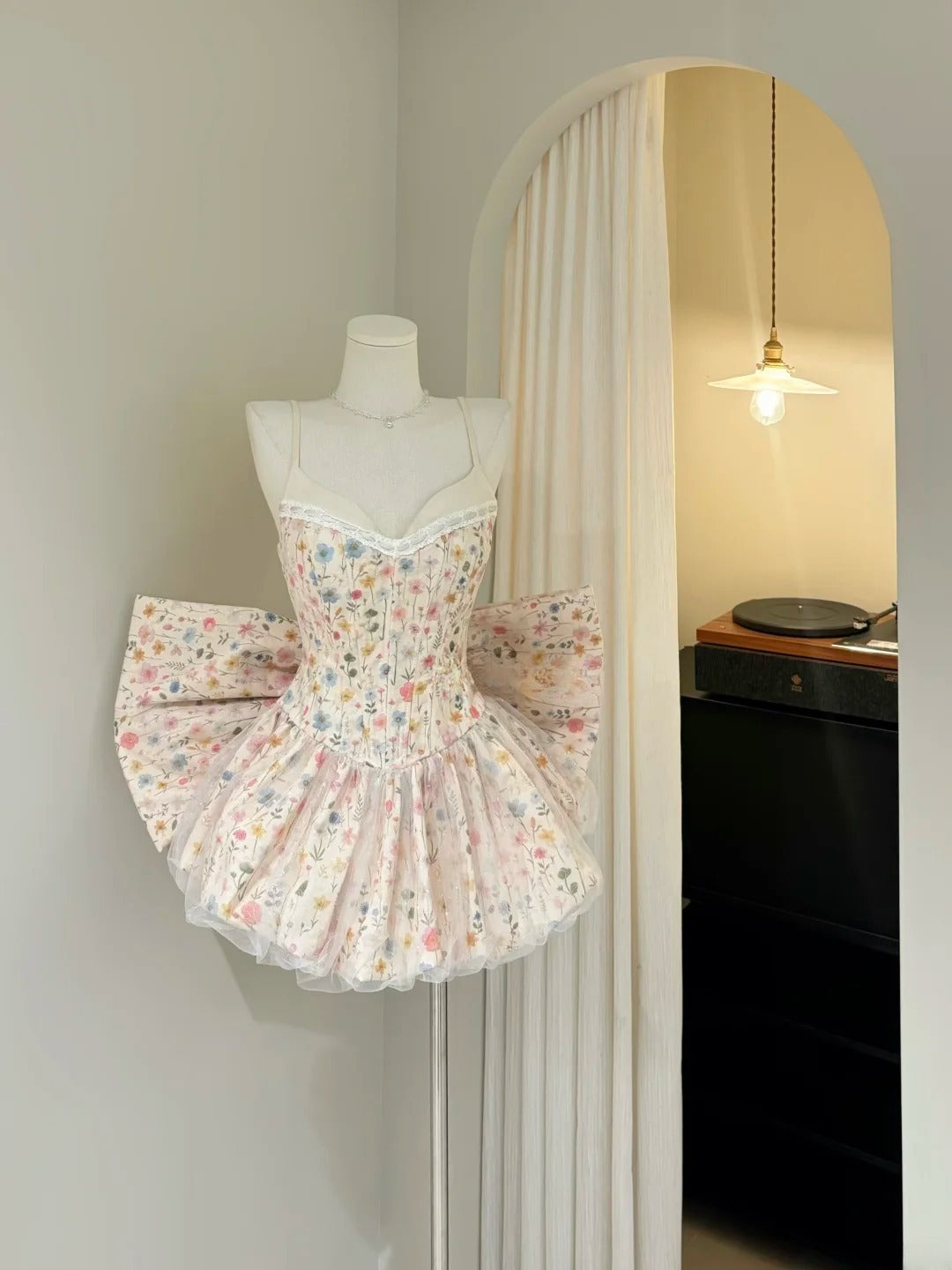 Beauty Homecoming Dress Spaghetti Straps Pleated Floral Short Prom Dress Back to School Outfits Party Dress  D5439