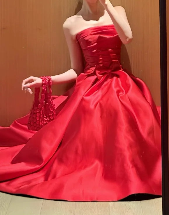 Charmantes Ballkleid aus Satin, A-Linie, trägerlos, plissiert, Galakleid, Abendkleid D5479