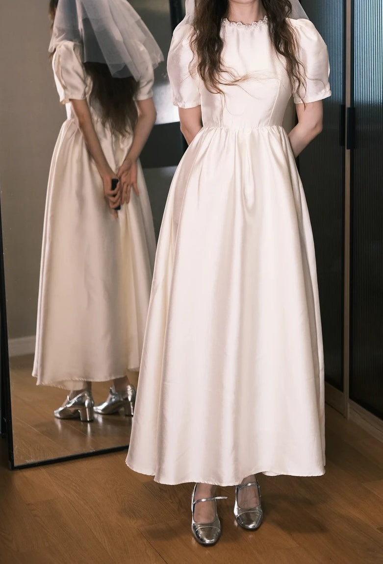 Robe de bal élégante coupe trapèze blanche col rond plissée robe de soirée de gala D5484
