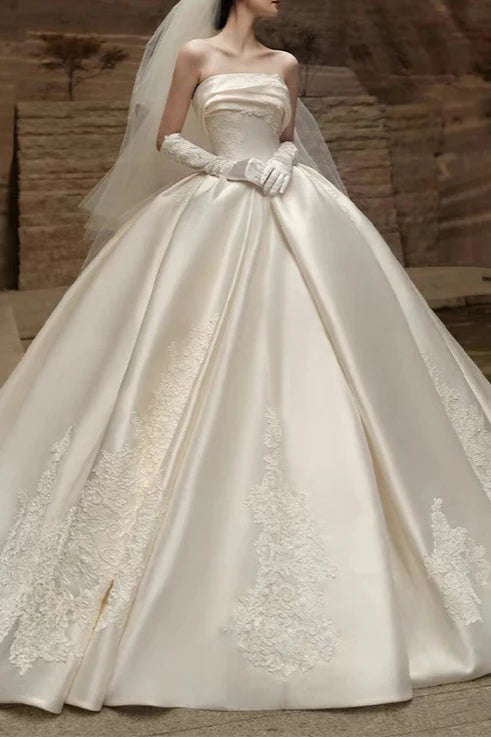 Elegant Wedding Dress Strapless Pleated Applique Ball Gown Wedding Dress  D7233