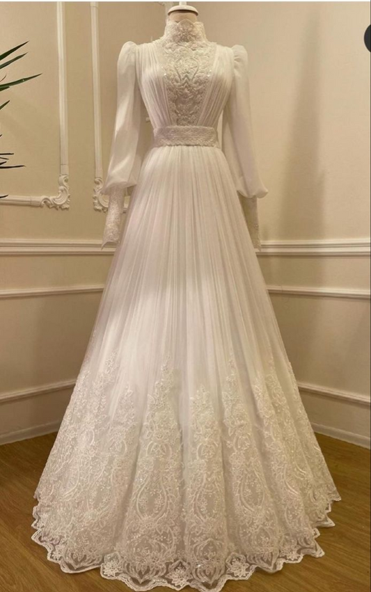 Elegantes weißes A-Linien-Brautkleid mit langen Ärmeln und Spitze, D904