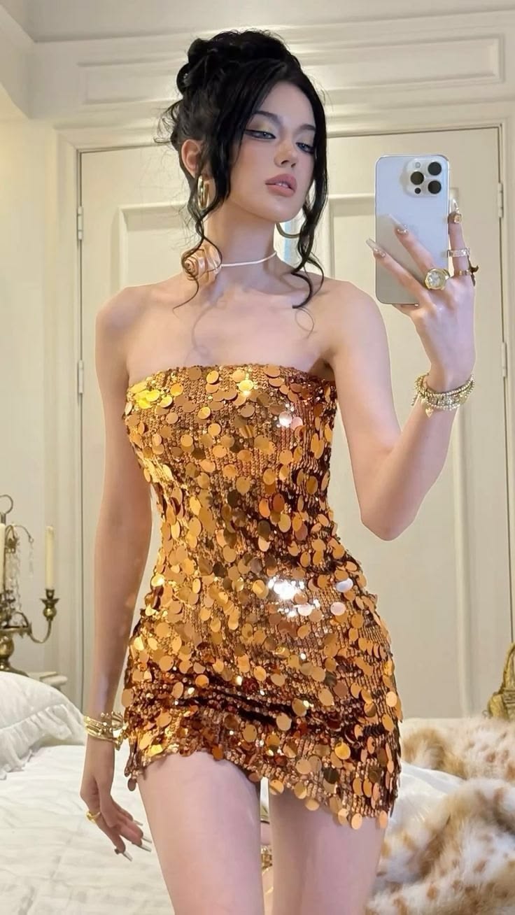 Shiny Homecoming Dress Strapless Sequins Hugging Back to School Outfits Party Dress D7129