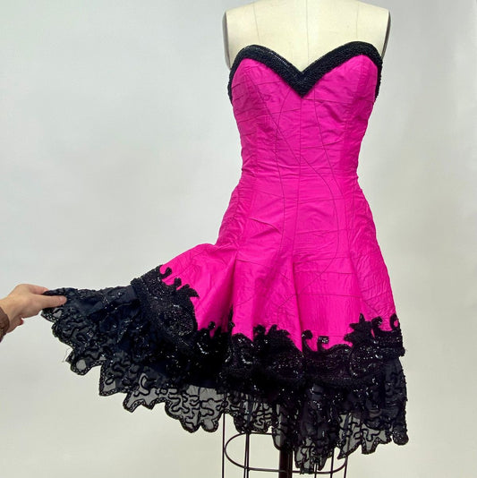 Beautiful Homecoming Dress Sweetheart Lace Sequins Pleated Back to School Outfits Party Dress D7160