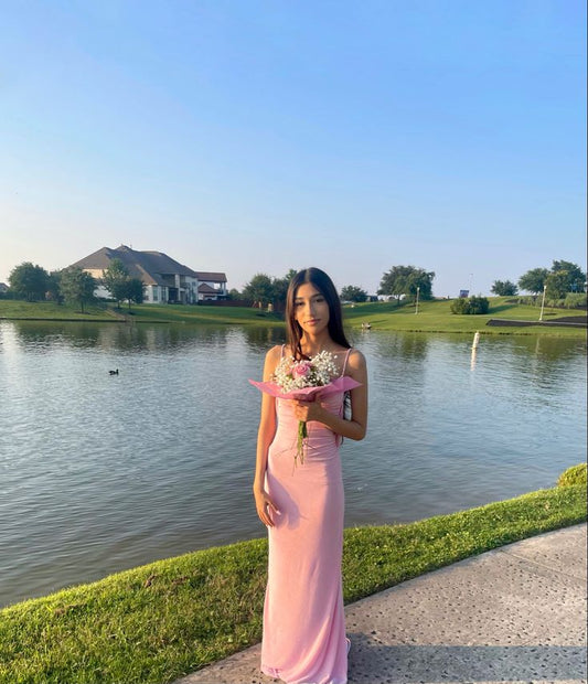 Robe fourreau longue rose à bretelles spaghetti et dos nu, D215