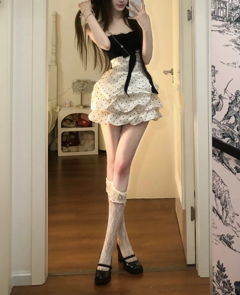 Playful Black‑White Polka Dot Spaghetti Straps 3D Rose Bow Rhinestone Accent Ruffled Bubble A Line Short Homecoming Dress D7951