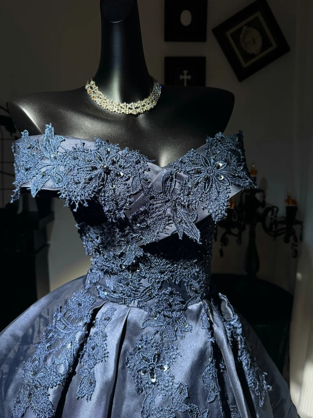 Mysterious Dusty Blue Off Shoulder Sweetheart Lace Appliques Satin A‑Line Short Homecoming Dress D7952