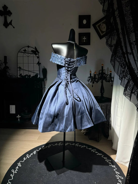 Mysterious Dusty Blue Off Shoulder Sweetheart Lace Appliques Satin A‑Line Short Homecoming Dress D7952