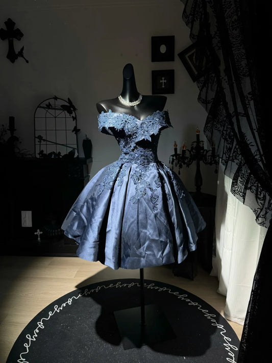 Mysterious Dusty Blue Off Shoulder Sweetheart Lace Appliques Satin A‑Line Short Homecoming Dress D7952