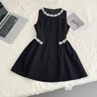 Chic Black Sleeveless Pearl Rhinestone Trim Round Neck And Waist A‑Line Short Homecoming Dress D7953
