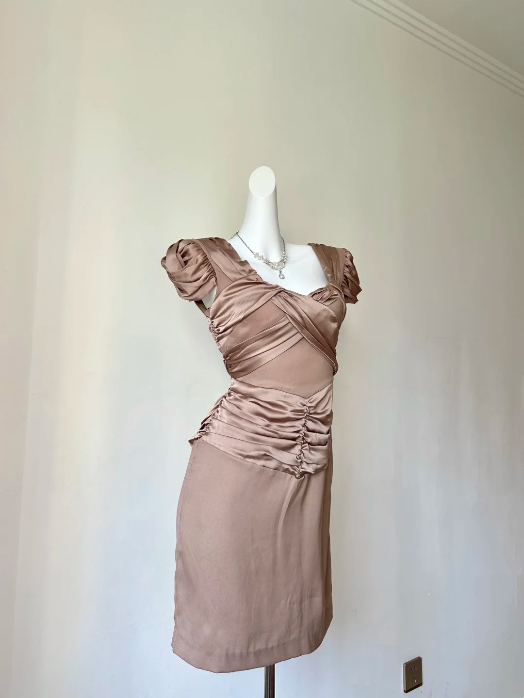 Luxe Champagne Taupe Satin Puff Short Sleeve Sweetheart Crisscross Ruched Bodycon Short Homecoming Dress D7954