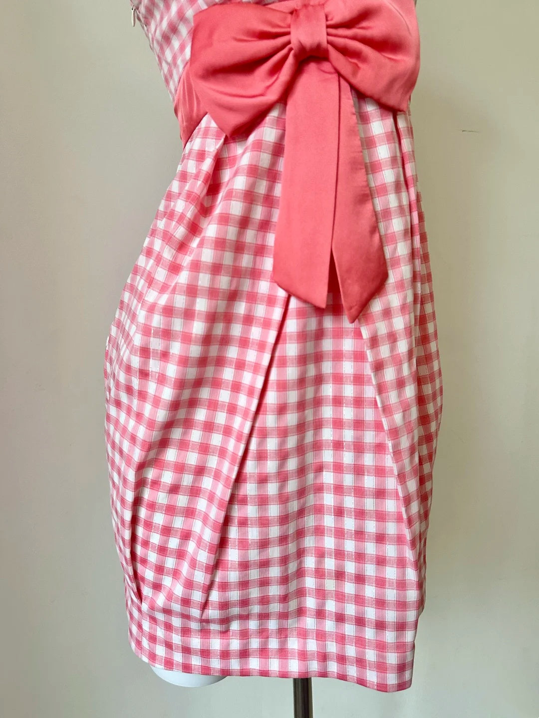 Lovely Pink Gingham Spaghetti Straps V‑Notch Bodice Big Satin Bow Waist Sheath Short Homecoming Dress D7955
