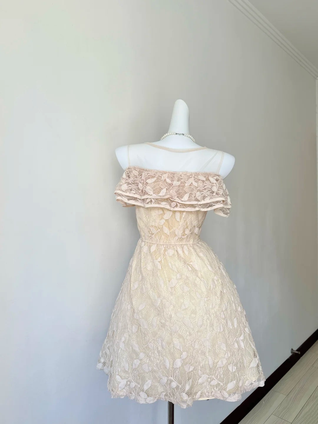 Romantic Champagne Round Neck Ruffled Floral Lace Pearl Rhinestone Sash A‑Line Short Homecoming Dress D7959