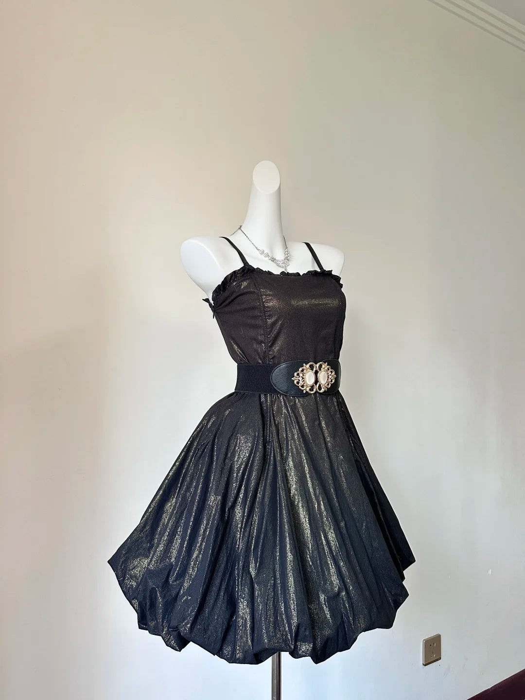 Dramatic Black Metallic Shimmer Spaghetti Strap Ruffled Trim A‑Line Short Homecoming Dress D7960