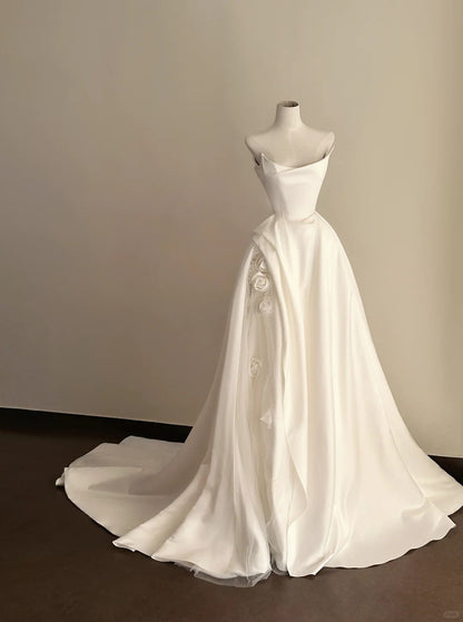 Elegant White Satin Wedding Dress Strapless Ball Gown Handmade Flowers Garden Wedding Dress L104