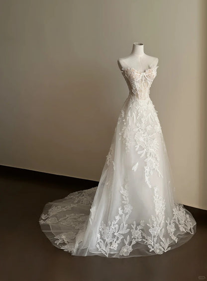 Romantic White Tulle Wedding Dress Sweetheart A-Line Floral Appliques Garden Wedding Dress L105