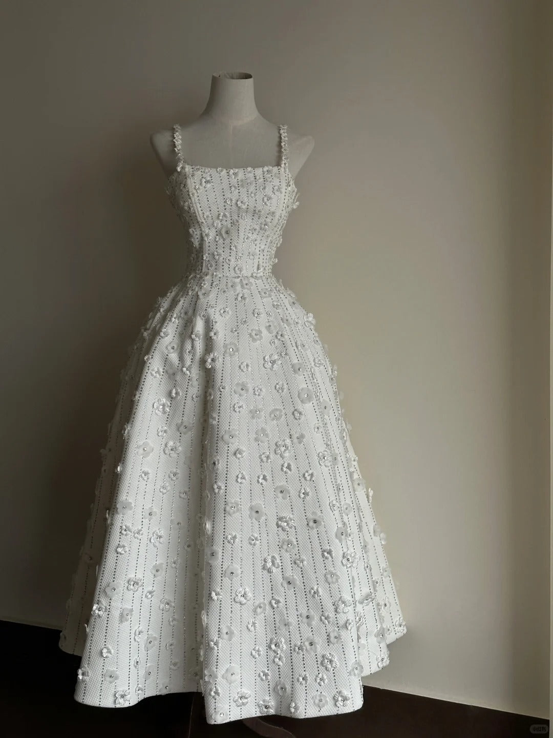 Pretty White A-Line Spaghetti Strap Rhinestone  Floral Appliques Embroidery Fabric Dress Prom Evening Dress L125