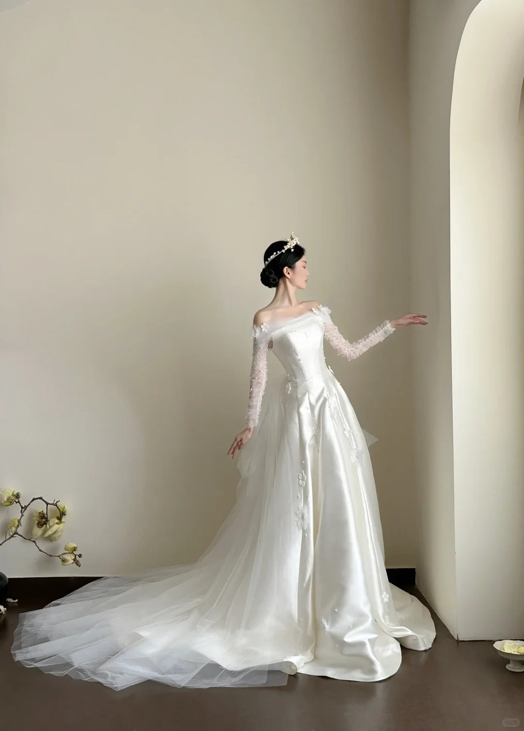 Classy Cream Satin Off-The-Shoulder A-Line Appliques Pearl Lace Garden Wedding Dress L143