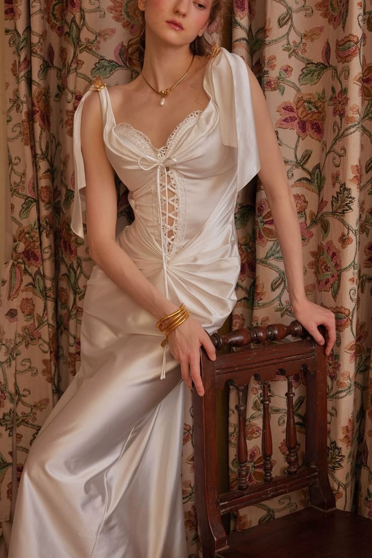 Elegant White Sheath Spaghetti Strap Ruched Lace-Up Bodice Satin Dress Prom Evening Dress L154