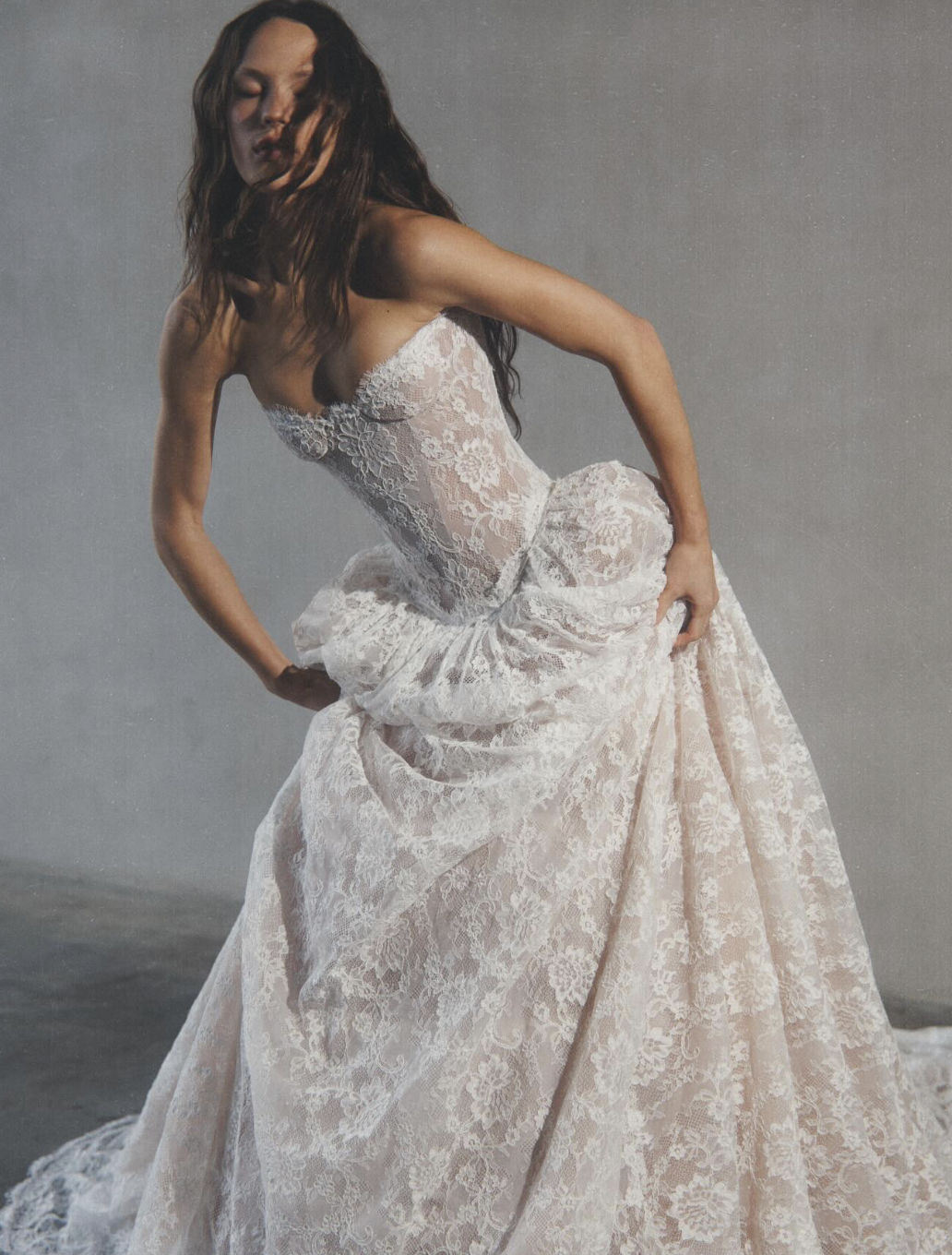 Gorgeous White Tulle Wedding Dress Sweetheart Ball Gown Floral Lace Garden Wedding Dress L167