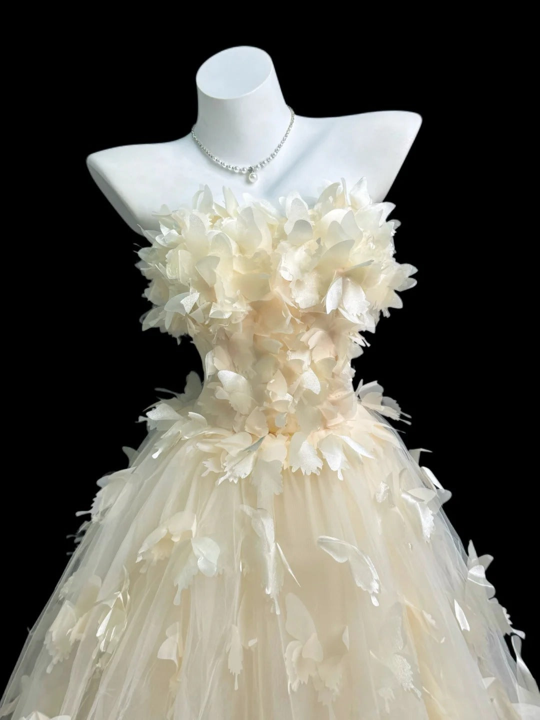 Princess Light Yellow A-Line Strapless Floral Appliques Tulle Dress Prom Quinceanera Dress L179