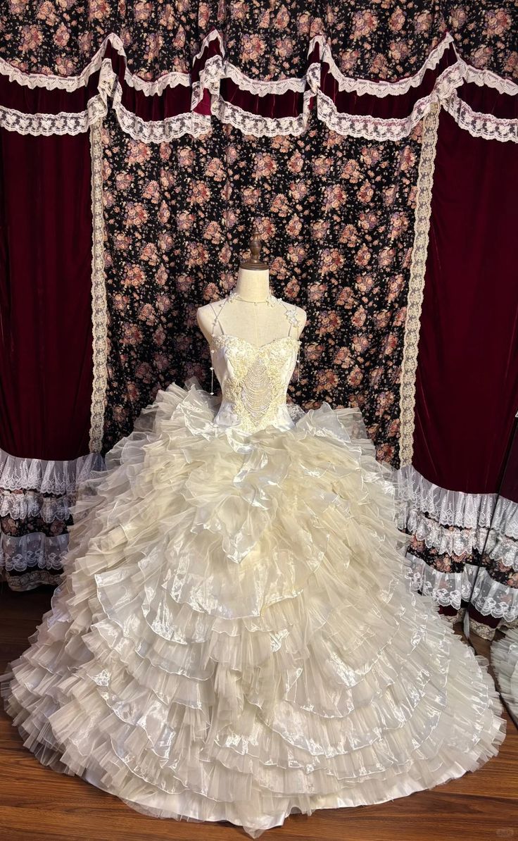Fairy Ivory Ball Gown Spaghetti Strap Floral Appliques Rhinestone Organza Dress Prom Quinceanera Dress L18