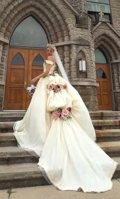 Pretty White Satin Wedding Dress Off-The-Shoulder Ball Gwon Handmade Flowers Garden Wedding Dress L211