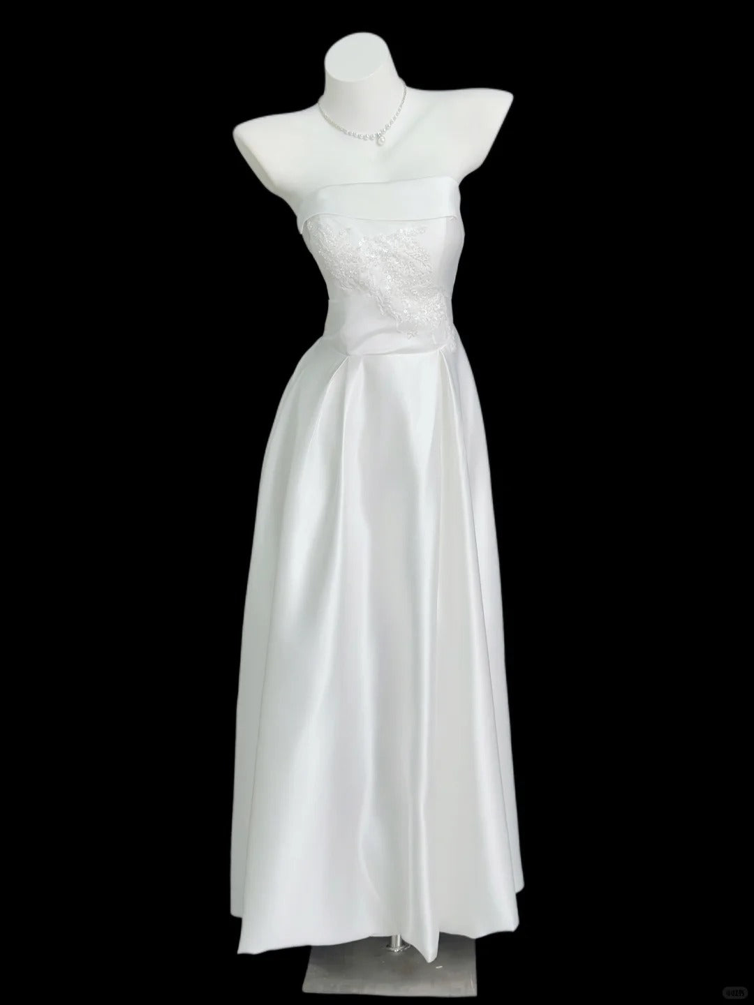 Elegant White A-Line Strapless Sequins Embroidery Satin Dress Prom Dress Evening Dress L213