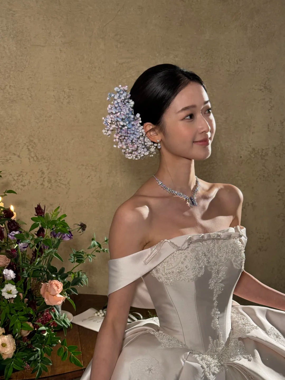 Classy Ivory Satin Wedding Dress Off-The-Shoulder Ball Gown Appliques Pearl Church Wedding Dress L237