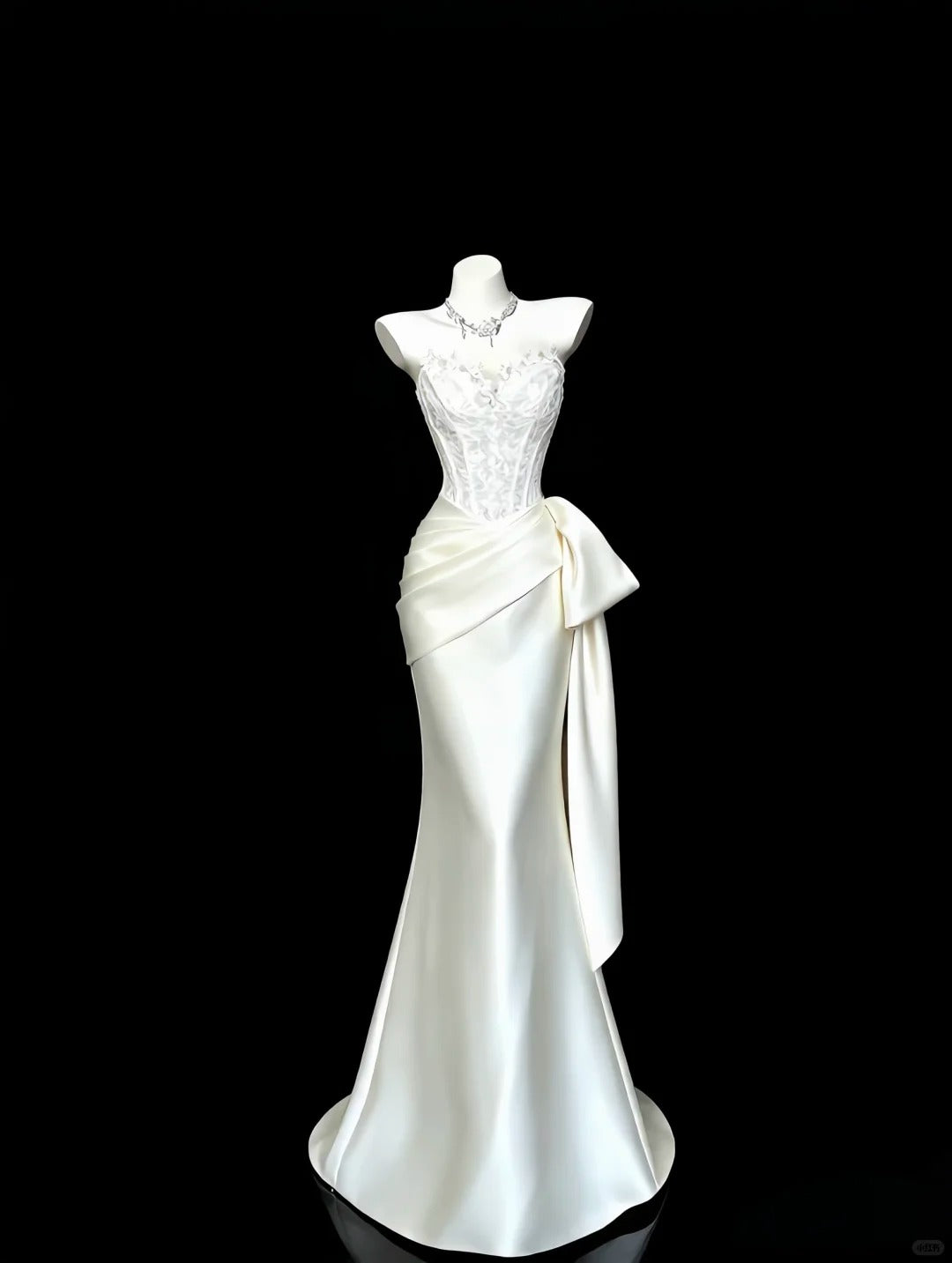 Elegant White Mermaid Sweetheart Appliques Bow Satin Dress Prom Dress Evening Dress L254