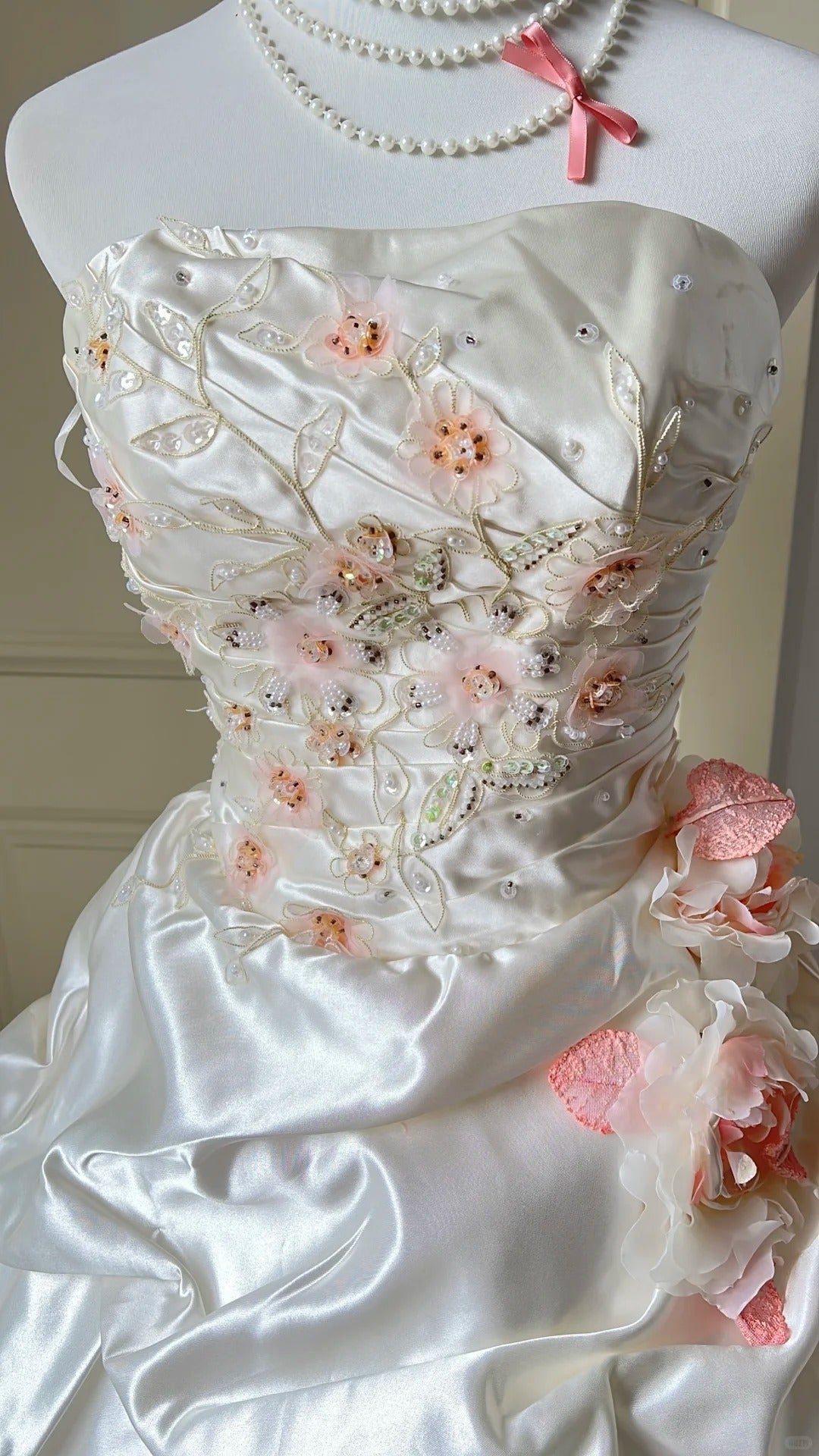 Gorgeous White Ball Gown Strapless Appliques Beaded Satin Dress Quinceanera Dress 16 L258