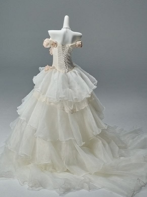 Sweet Ivory Ball Gown Strapless Handmade Flowers Ruffled Tulle Dress Quinceanera Dress 16 L267