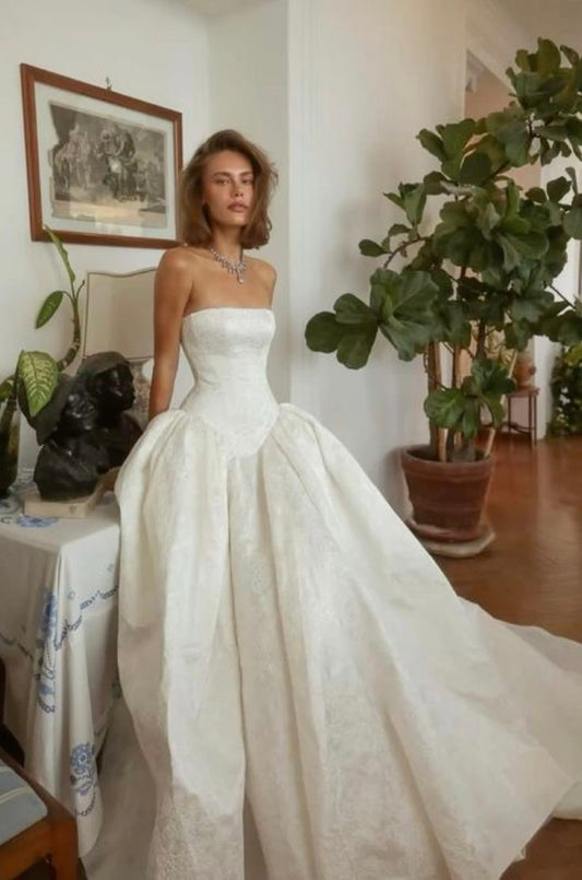 Elegant White Jacquard Satin Wedding Dress Strapless Ball Gown Basque Waist Church Wedding Dress L290