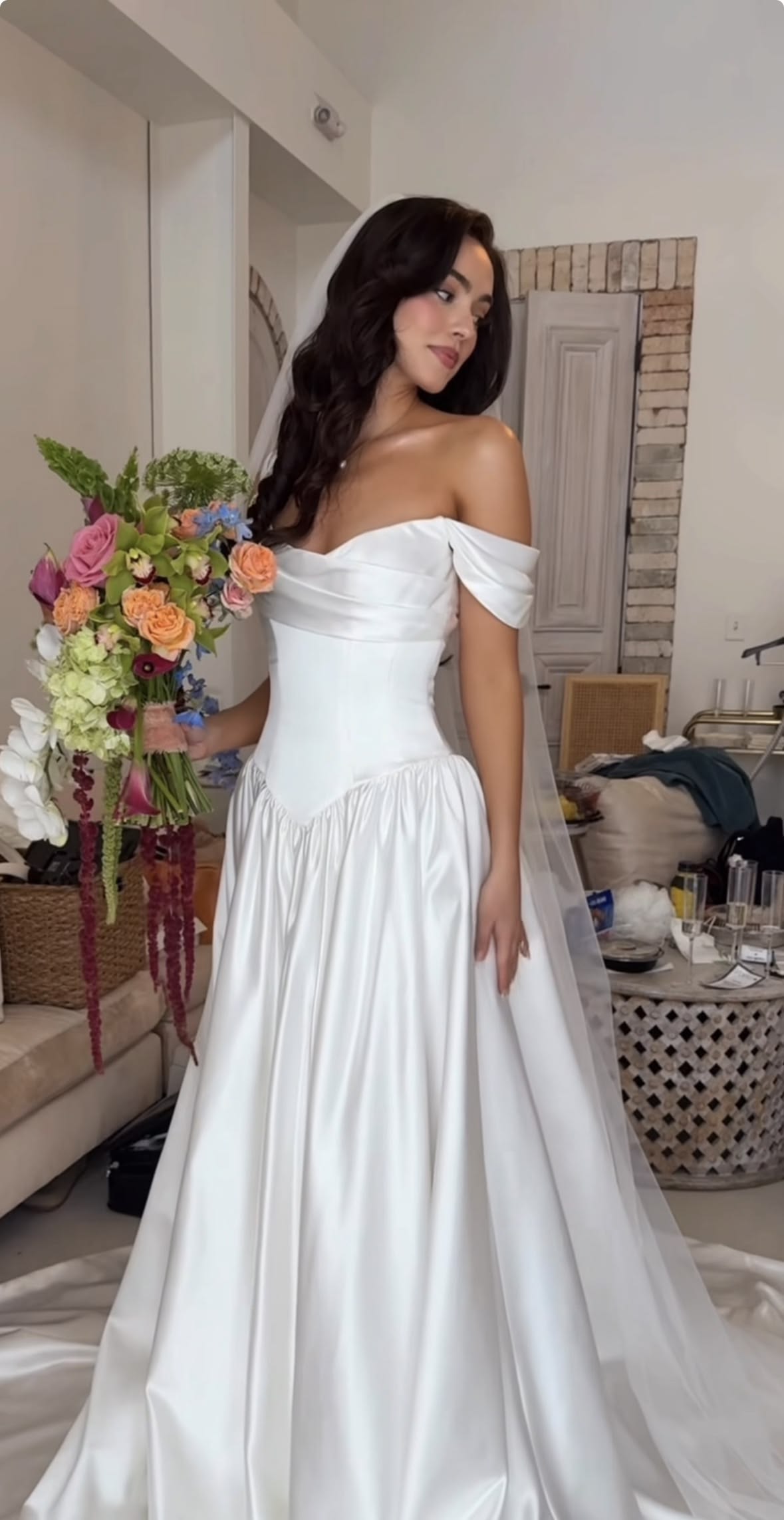 Elegant White Satin Wedding Dress Off-The-Shoulder A-Line Ruched Church Wedding Dress L292