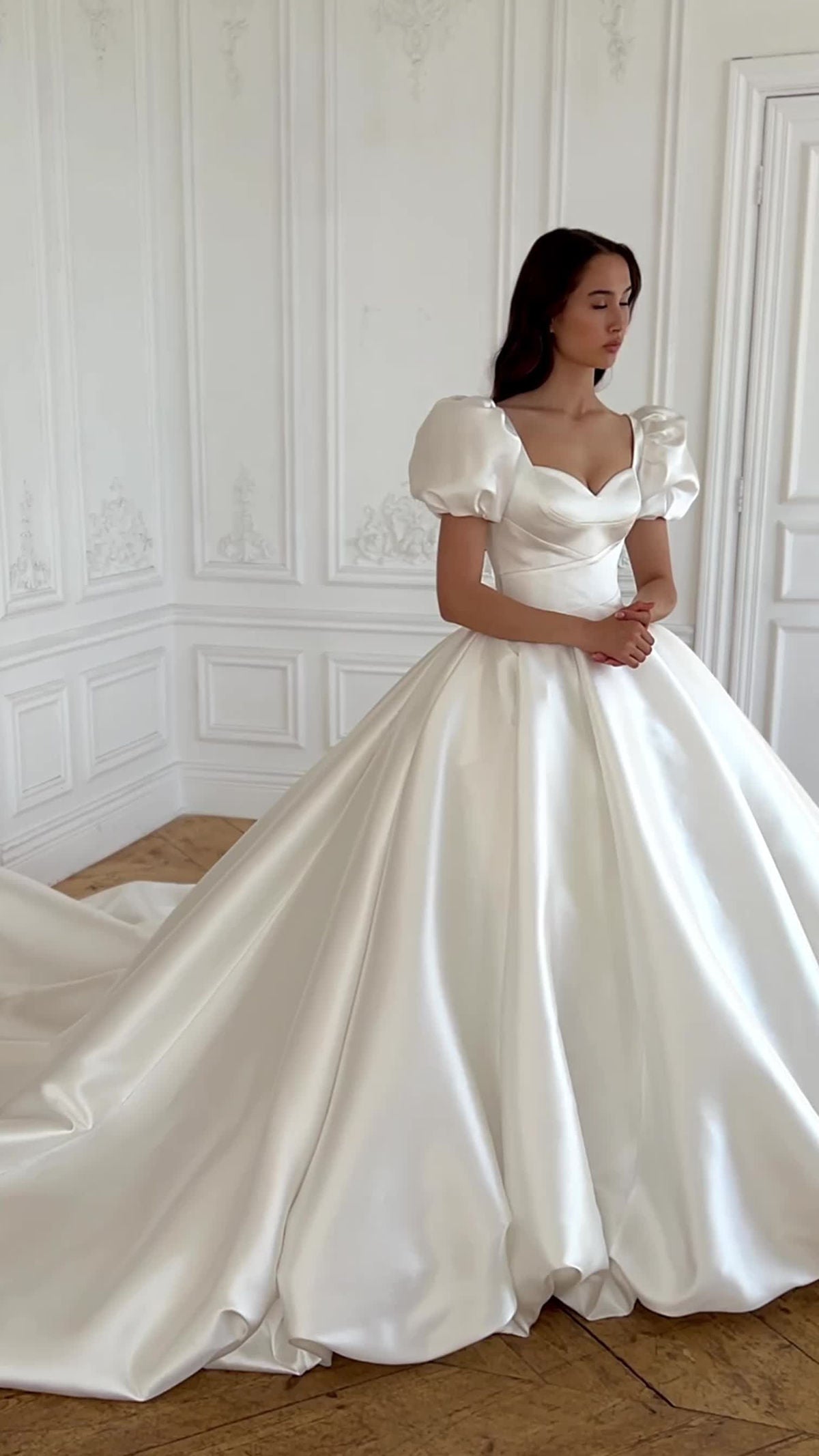 Princess White Satin Wedding Dress Sweetheart Ball Gown Puff Sleeves Church Wedding Dress L294