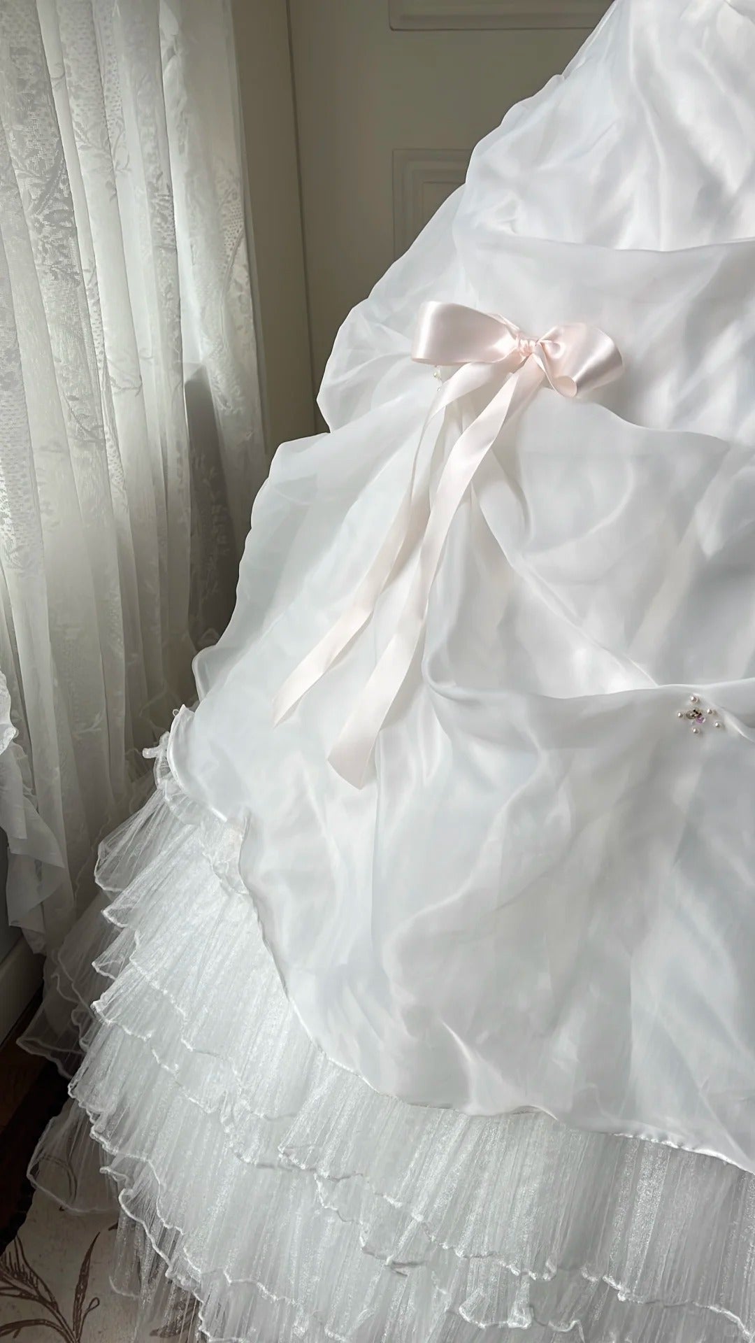 Gorgeous White Ball Gown Strapless Appliques Bow Sequins Tulle Dress Quinceanera Dress 16 L297