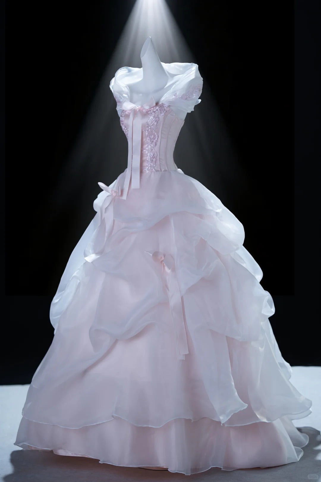 Dreamy Pink Ball Gown Off-The-Shoulder Embroidery Bow Tulle Dress Quinceanera Dress 16 L309