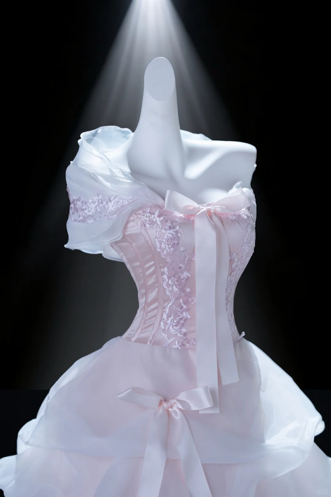 Dreamy Pink Ball Gown Off-The-Shoulder Embroidery Bow Tulle Dress Quinceanera Dress 16 L309