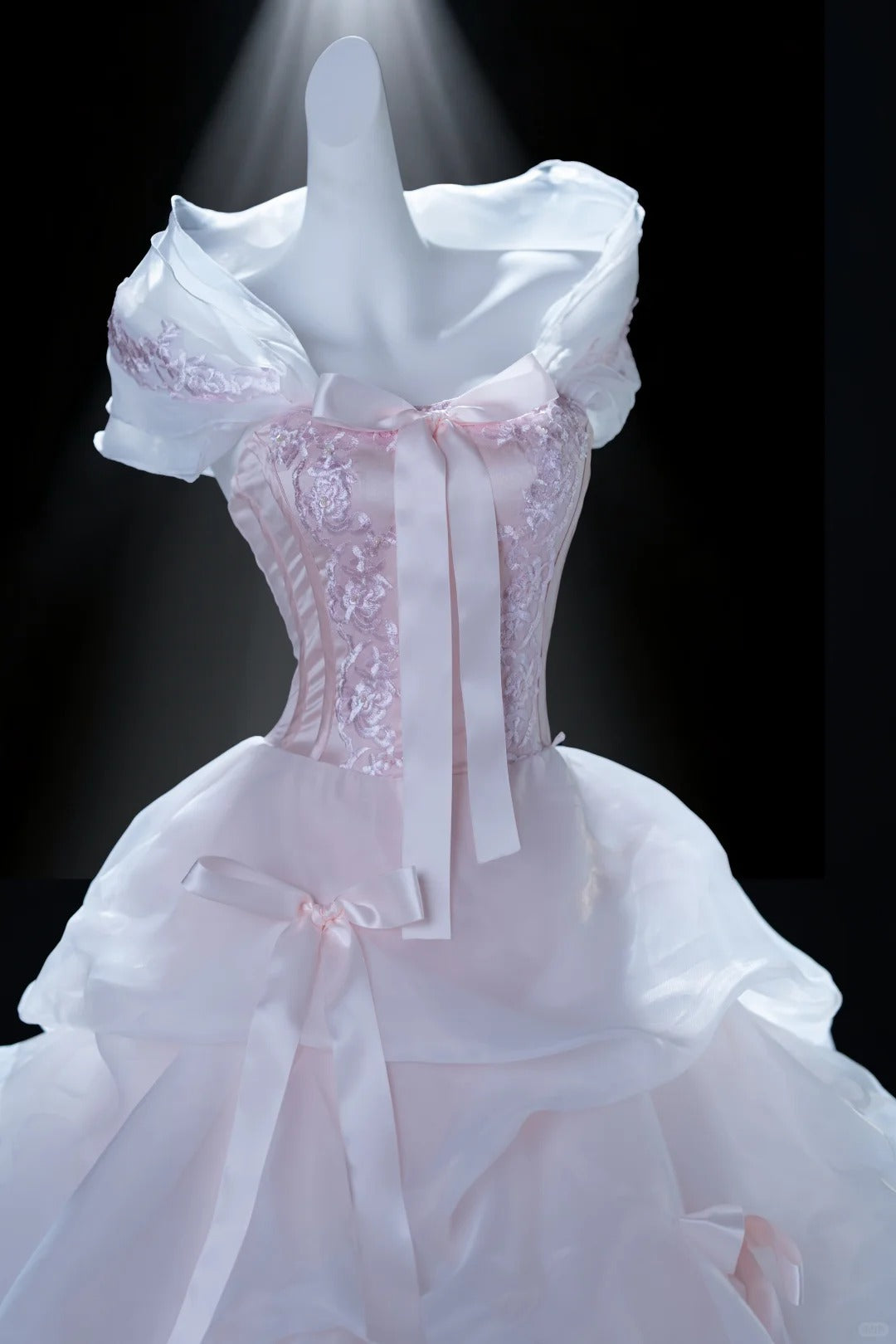 Dreamy Pink Ball Gown Off-The-Shoulder Embroidery Bow Tulle Dress Quinceanera Dress 16 L309